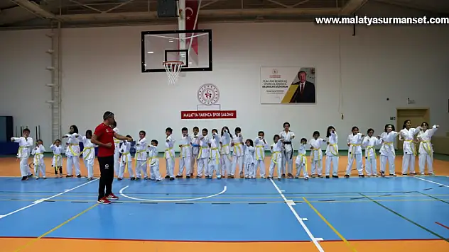 Konteyner kentte kalan çocuklara karate kıyafeti desteği