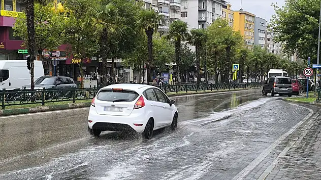 Kuvvetli Rüzgâr ve Yağmur Geliyor Meteoroloji Uyardı