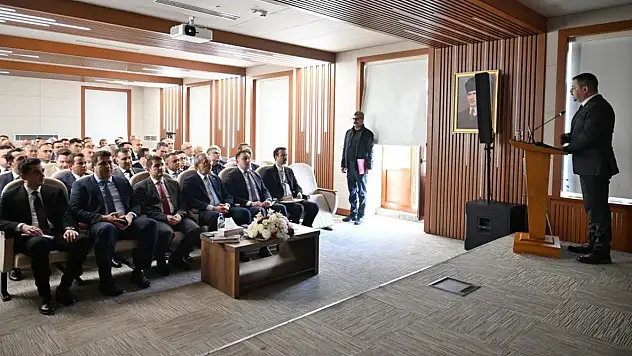 Malatya'da 'Yönetimde Beden Dili ve Etkili İletişim' semineri düzenlendi