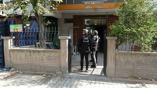 Malatya'da balkondan düşen genç kız ağır yaralandı