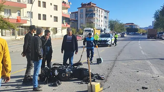 Malatya'da hafriyat kamyonu ile motosiklet çarpıştı