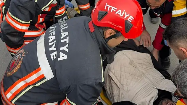 Malatya'da kamyonet ile kamyon çarpıştı: 1 yaralı