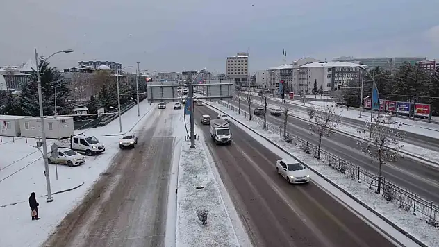 Malatya'da kar yağışı hayatı olumsuz etkiledi