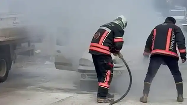 Malatya'da sanayi sitesinde araç yangını