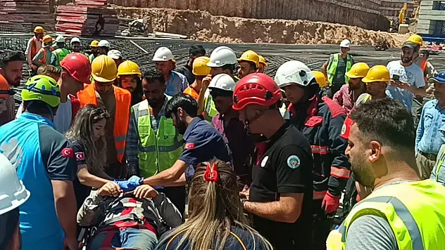 Malatya'da Şantiyede Feci Kaza! Demir Kalıp Çöktü Bir İşçi Yaralı