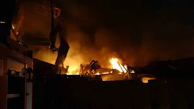 Malatya'da şantiyede korkutan yangın: 2 yaralı