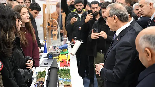 Malatya'da Teknoloji Etkinliğine Vali Yavuz Liderlik Etti
