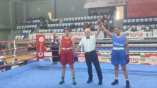 Malatya Türkiye Boks Şampiyonu Çıkartı