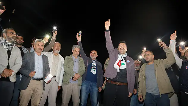 Malatyalılar Sumud Filosu'na destek için meydanlara inip Kürecik'e gitti