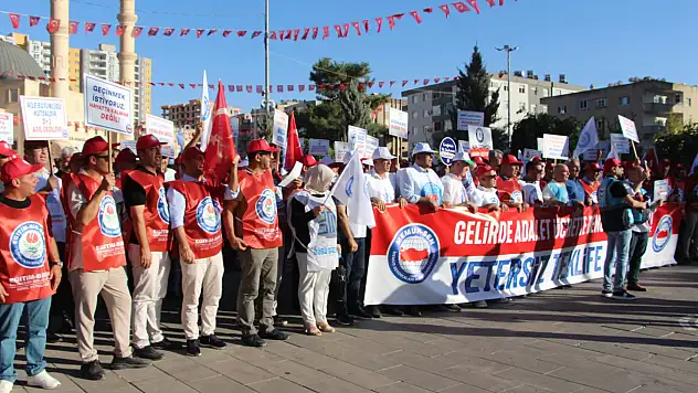 Memurlar Hangi Talepler İçin İş Bıraktı? İşte Detaylar