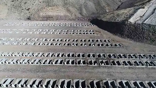 Mezarlar artık bir tık uzakta: İsteyen fotoğrafını görecek, isteyen dua okutacak