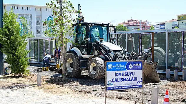 Millet Bahçesindeki Konteyner Çarşı İçin Bordür ve Kilit Taşı Temini