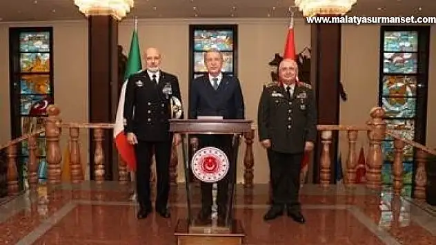 Milli Savunma Bakanı Akar, İtalya Genelkurmay Başkanı Dragone'u kabul etti