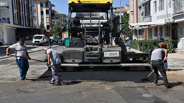 Modern Güvenli ve Konforlu Yollar Yeşilyurt'ta Hayat Buluyor