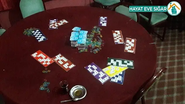 Mühürlenen iş yerine kumar baskını