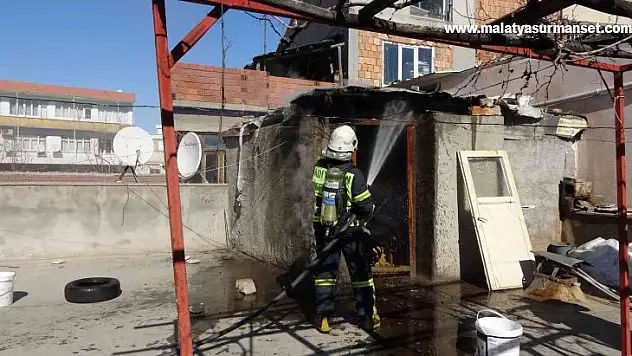 Odunluk yangını korkuttu