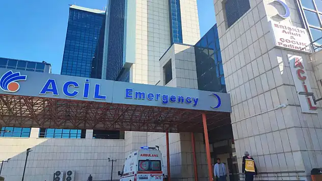 Otomobil ile motosiklet çarpıştı: Bir ağır yaralı