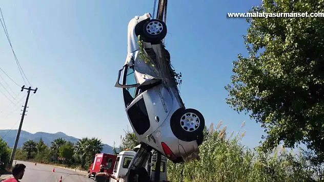 Otomobil sulama kanalına uçtu: 2 yaralı