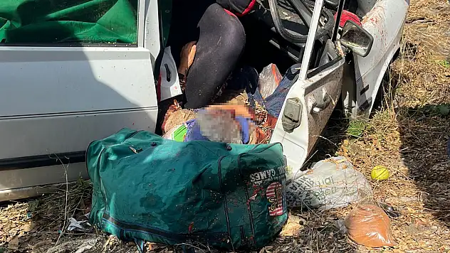 Otomobil Uçuruma Yuvarlandı 1 Ölü 1 Ağır Yaralı