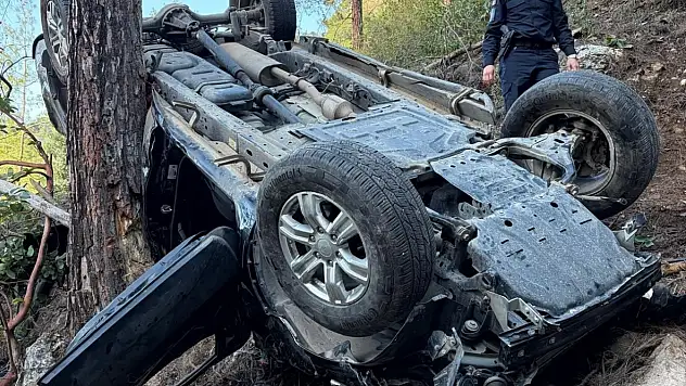 Otomobil uçuruma yuvarlandı, çocuk sürücü hayatını kaybetti