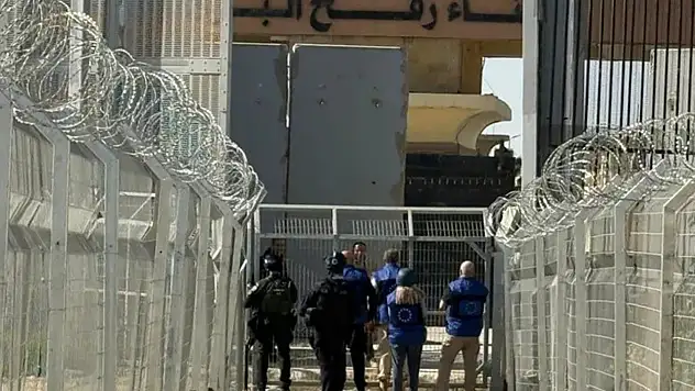 Refah Sınır Kapısından yapılacak ilk geçişler için hazırlıklar sürüyor