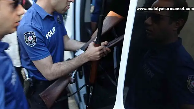 Şafak operasyonunda 2 şahıs gözaltına alındı