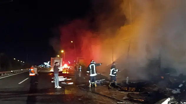 Televizyon Yüklü Tır Alev Aldı