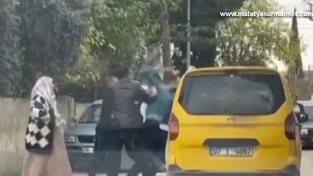 Ticari taksi şoförü tartıştığı şahıs tarafından yumruklandı