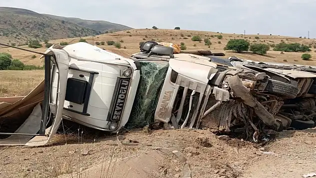 Tır Kontrolden Çıktı 3 Kişi Yaralandı!