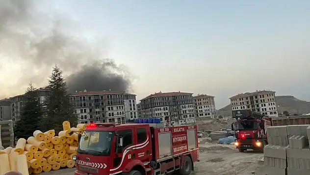 TOKİ Şantiyesi Yangın Yeri Kavgadan Sonra Konteynerler Yakıldı!