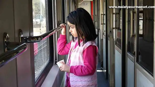 Tren vagonları depremzedelerin evi oldu