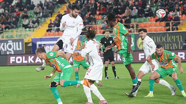 Trendyol Süper Lig: Alanyaspor: 0 - Antalyaspor: 0