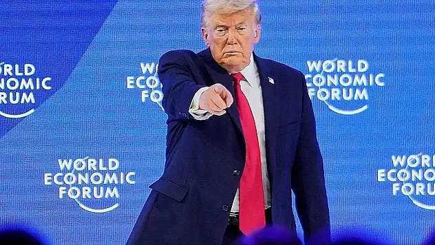 Trump'tan Grönland mesajı: Gümrük vergileri iptal edilecek