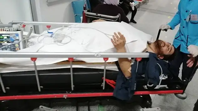 Üvey kardeşlerin bilgisayar kavgası kanlı bitti: 1'i ağır 2 yaralı