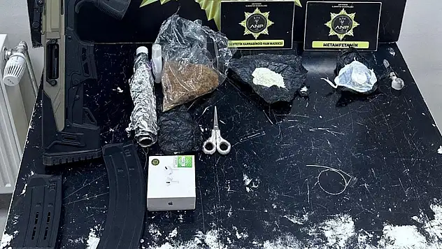 Uyuşturucu Operasyonunda 1 Şüpheli Serbest, 1'i Cezaevinde