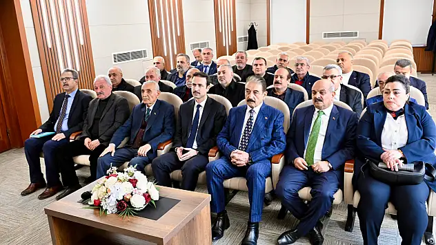 Vali Seddar Yavuz Esnaf Odaları İstişare Toplantısı'na Katıldı