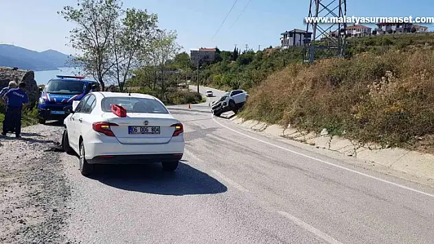 Yalova'da ciple otomobil kafa kafaya çarpıştı: 2 yaralı
