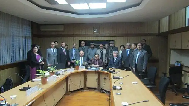 Yeni Delhi'de Türkiye-Hindistan ilişkilerinin tarihi ve geleceği konuşuldu