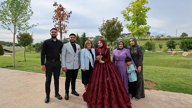 Yeni Evlenen Çiftlere Gaziantep'ten Ömür Boyu Hatıra Hediye