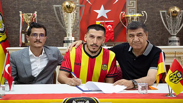 Yeni Malatyaspor  İki Futbolcusuyla Yolları Birleştirdi