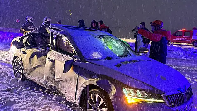 Yol Çalışması Yapan Araç İle Otomobil Çarpıştı 1 Ölü 4 Yaralı