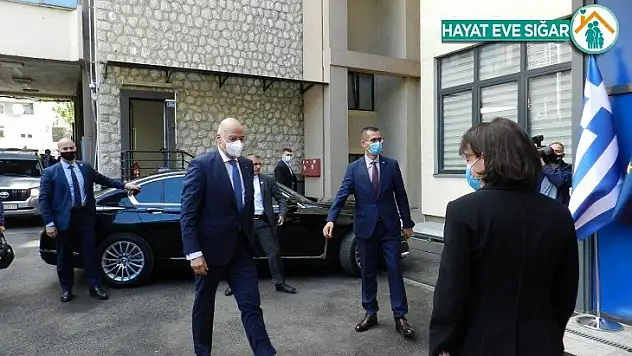 Yunanistan Dışişleri Bakanı Dendias, Kosovalı mevkidaşı ile görüştü