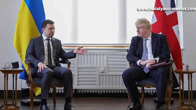 Zelenskiy ve Johnson'dan Donbass krizi konusunda diplomasi çağrısı