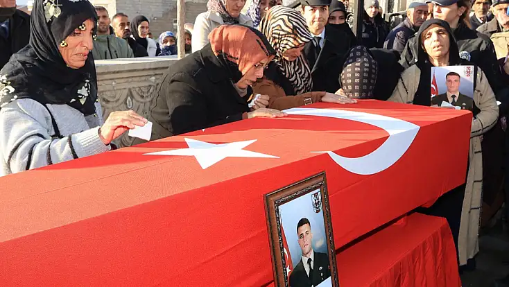 Hayatını kaybeden uzman çavuş Arı, son yolculuğuna uğurlandı