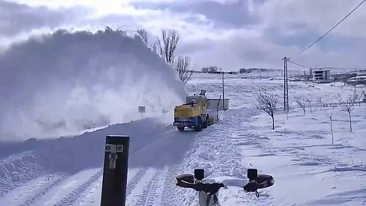 Malatya'da 66 mahallede yollar ulaşıma açıldı