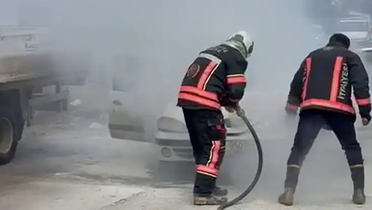 Malatya'da sanayi sitesinde araç yangını