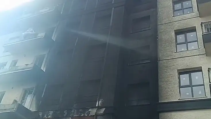 Malatya'da şantiyede çıkan yangın konutlara sıçradı