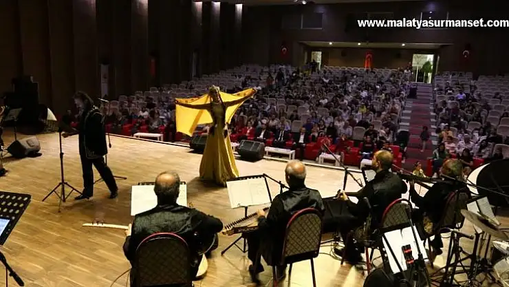 'Asya'dan Avrupa'ya' Türk Dünyası Müzik Topluluğu konseri düzenlendi