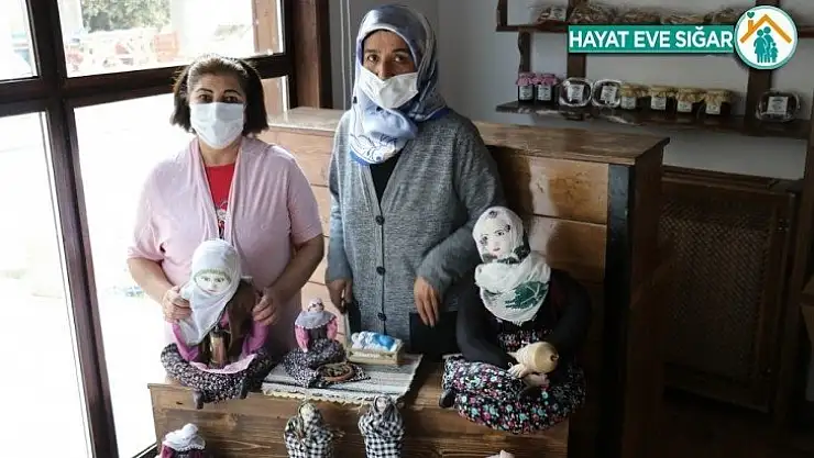 'Azet Bacı ve Hamdi Dayı' Barbie bebeğe karşı
