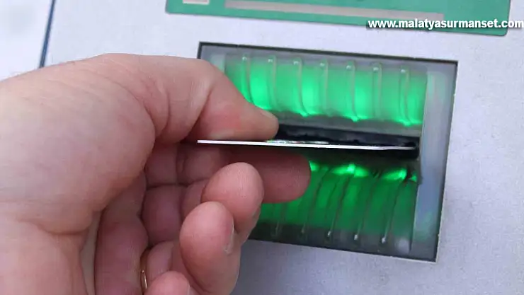 Ben Hızır'ım deyip üç üniversite bitirmiş vatandaşı dolandırdı